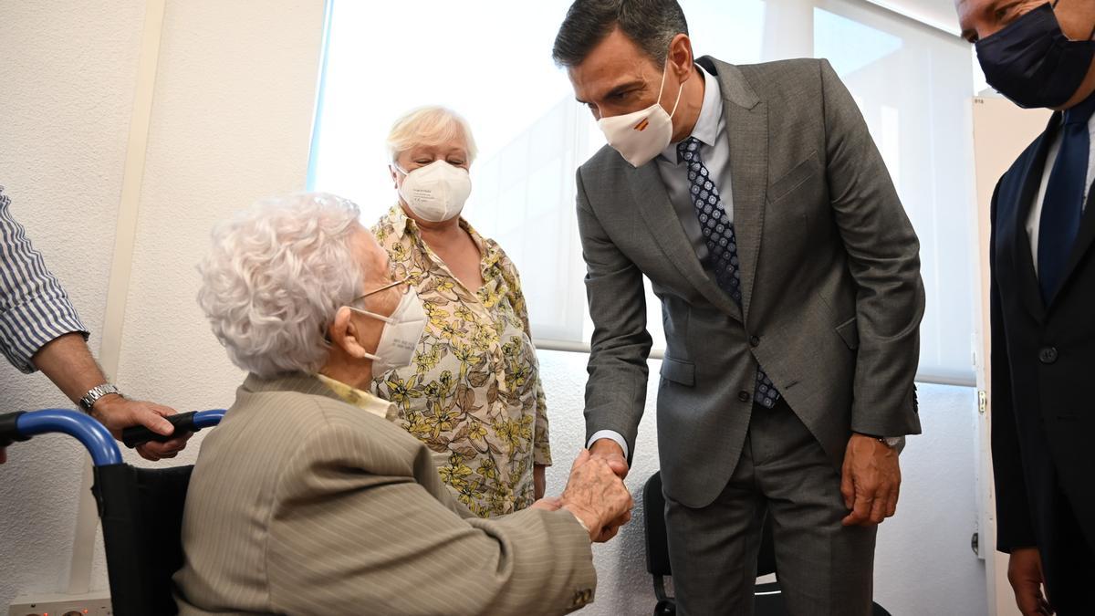 Sánchez: "Hemos logrado lo que nos habíamos propuesto, que el 70% de la población esté vacunada"