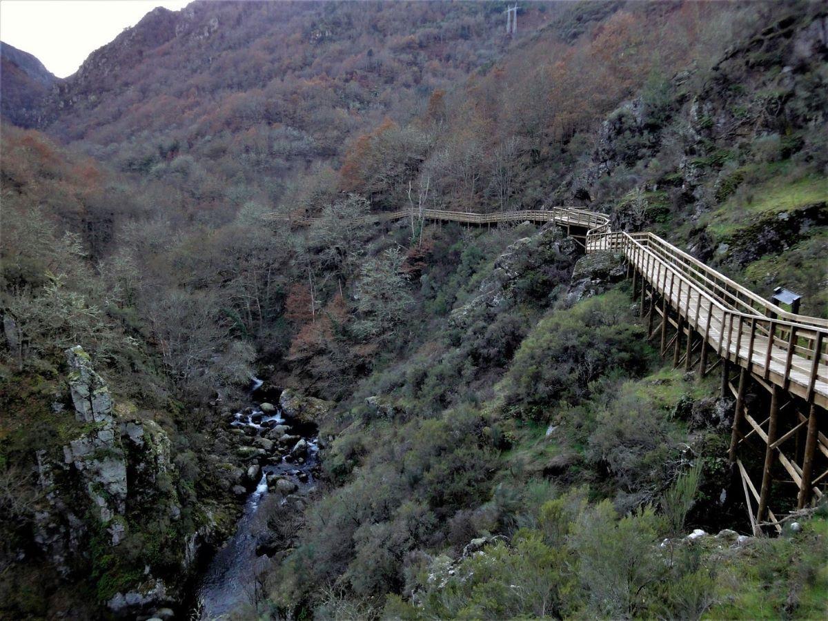 Esta ruta supone un reto exigente para los amantes del senderismo.