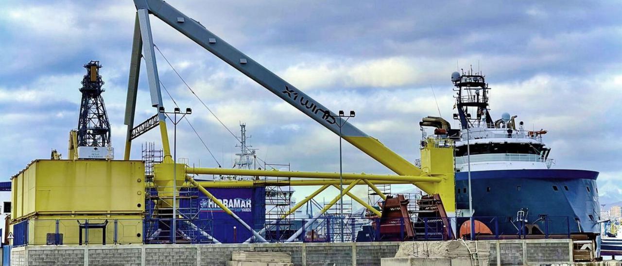 Ensamblaje del prototipo de eólica marina ‘Pivotbuoy’ en las instalaciones de Hidramar del Puerto de Las Palmas. | | HIDRAMAR