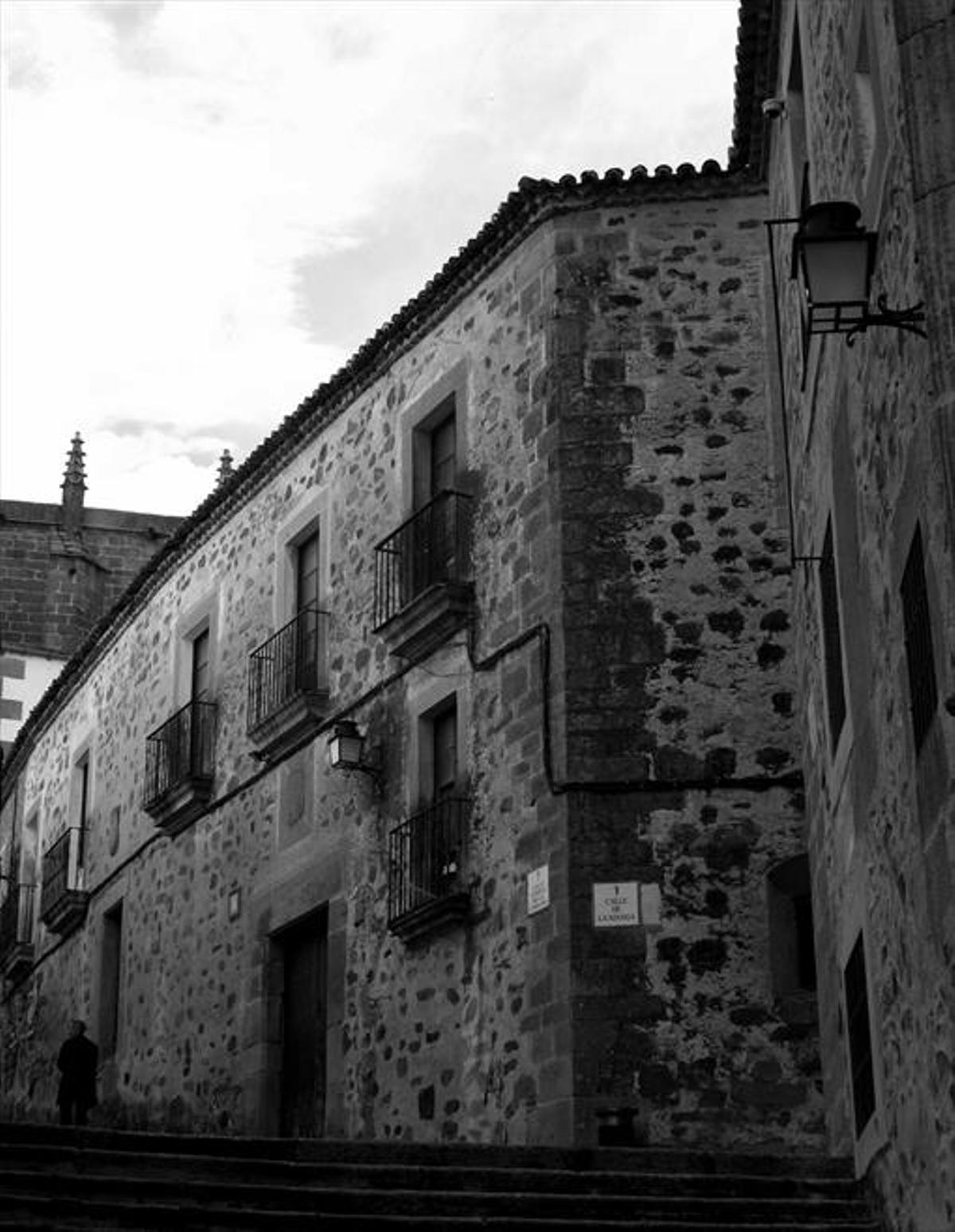 La casa de Vargas Figueroa y el complejo ‘La Casa del Sol’