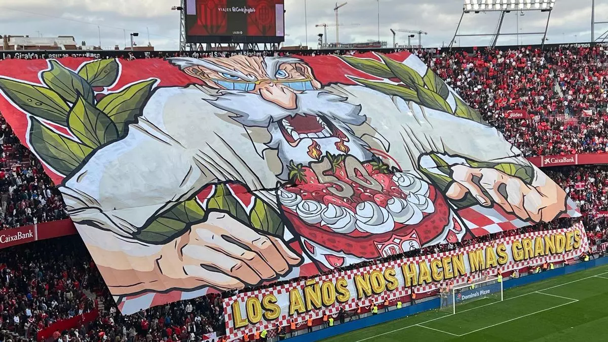 Vídeo | Así ha sido el tifo de la afición del Sevilla FC en El Gran Derbi
