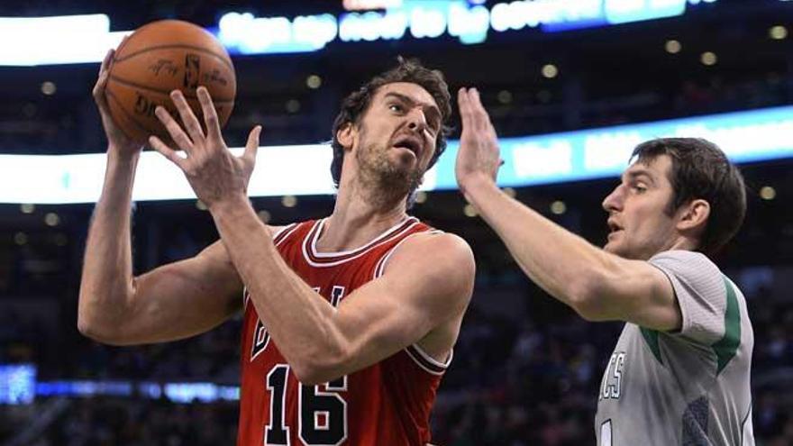 Pau Gasol, ante los Celtics.