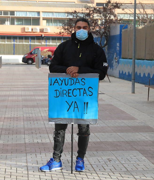 Los hosteleros se presentan en la Asamblea para recibir a López Miras