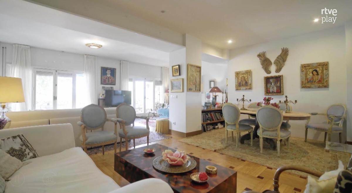 La casa de Antonio Carmona está llena de decoración y detalles
