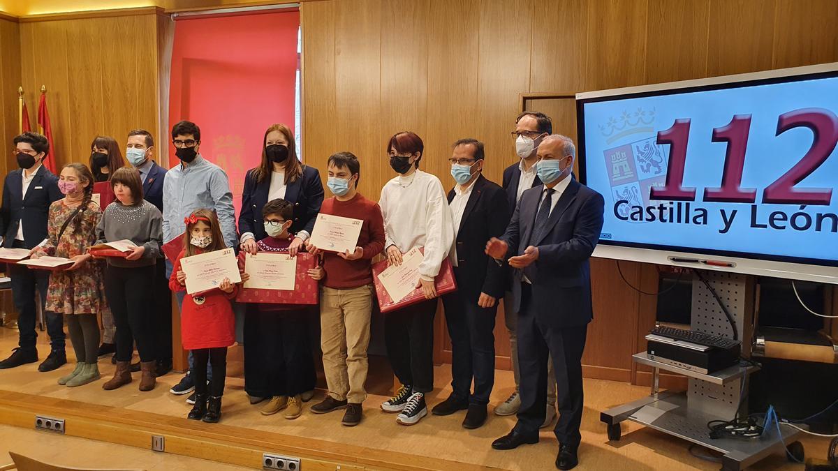 Los ganadores del concurso de dibujo del 112