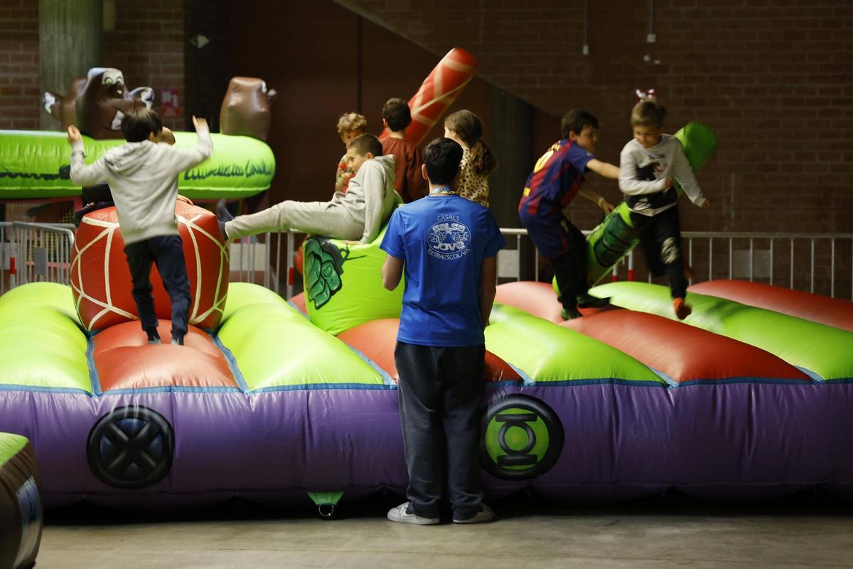 Girona. Palau Firal. Segona edicio de La Mona 2026. El parc infantil de Setmana Santa.