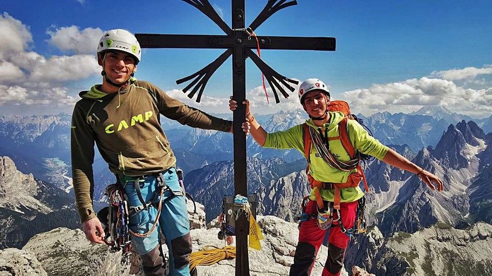 Jaume Peiró y Álex González en una cumbre de Los Dolomitas, en Italia