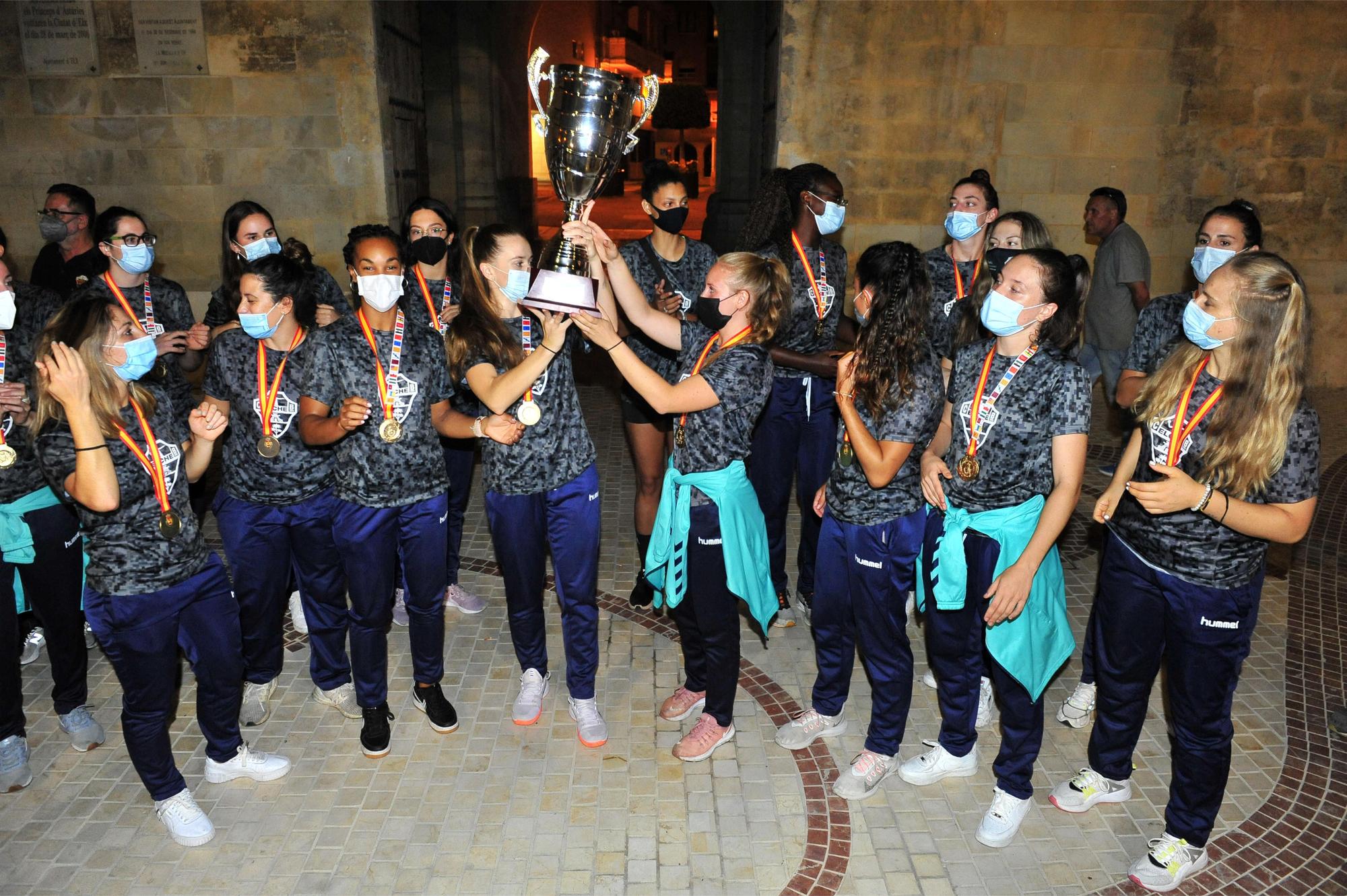 Las «guerreras franjiverdes», recibidas con honores