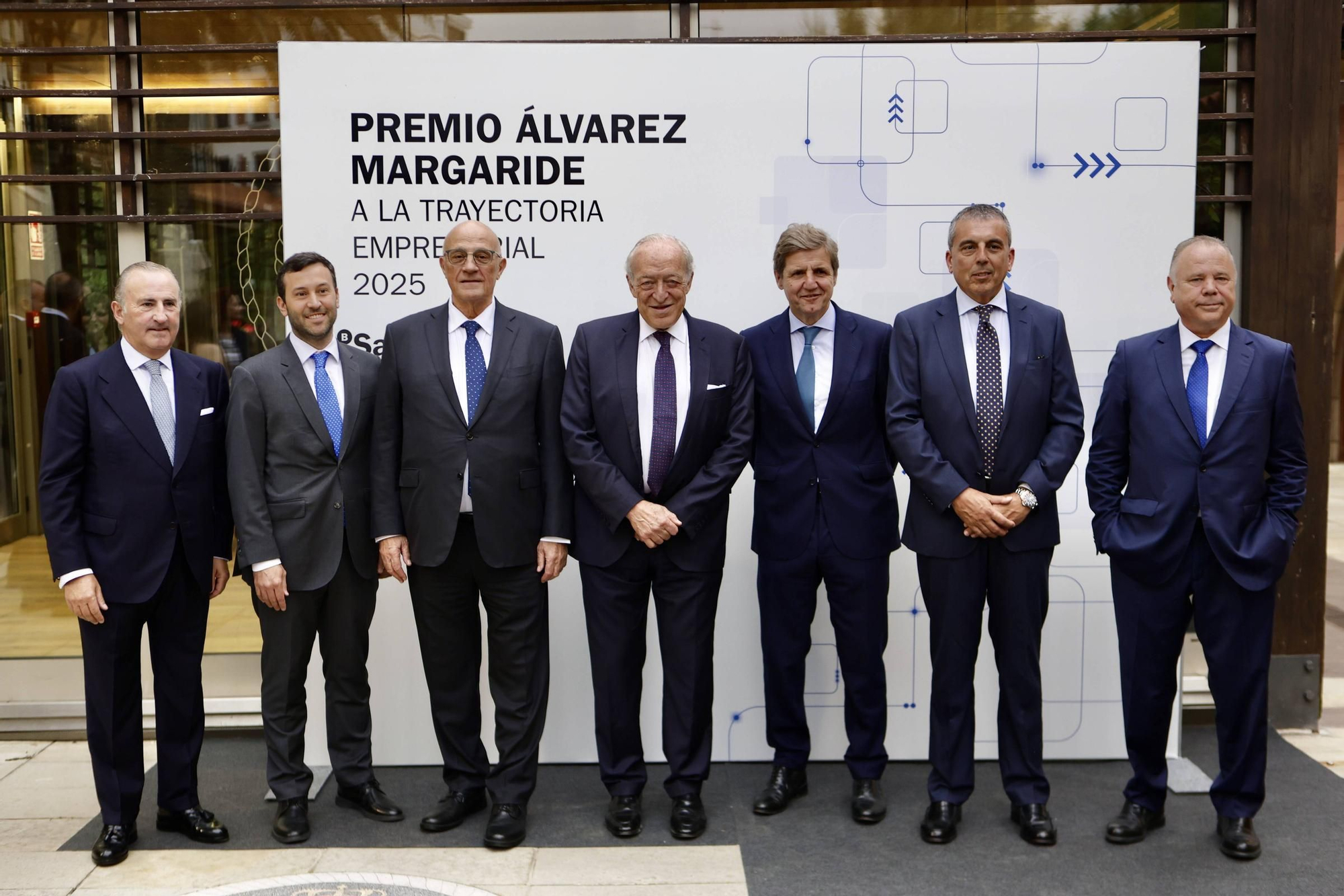 EN IMÁGENES | Entrega del XIV Premio Álvarez Margaride a Luis Rodríguez-Ovejero