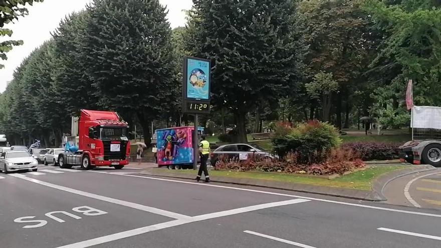 VÍDEO: Los feriantes se movilizan en Oviedo para exigir ayudas al sector