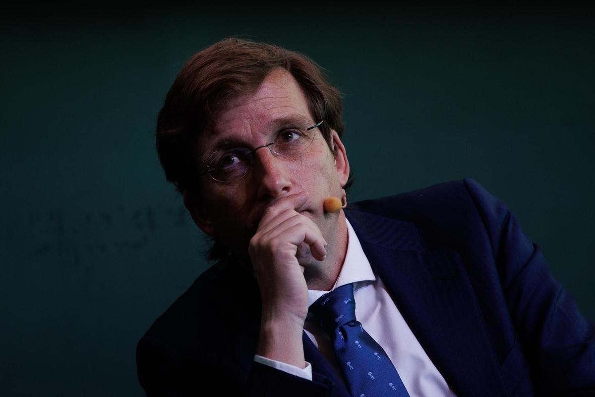 Almeida desafia al regidor de Saragossa que el va anomenar «carapolla»: «Aquests comentaris i polítics sobren» Almeida desafia al regidor de Saragossa que el va anomenar «carapolla»: «Aquests comentaris i polítics sobren»