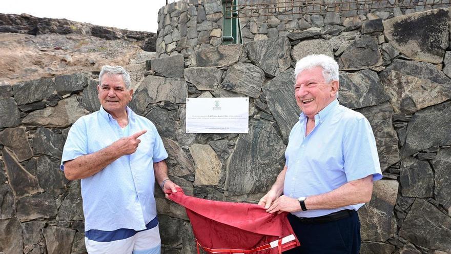 Celestino Ramírez, el último salinero de El Confital, ya tiene su placa conmemorativa en Las Palmas de Gran Canaria