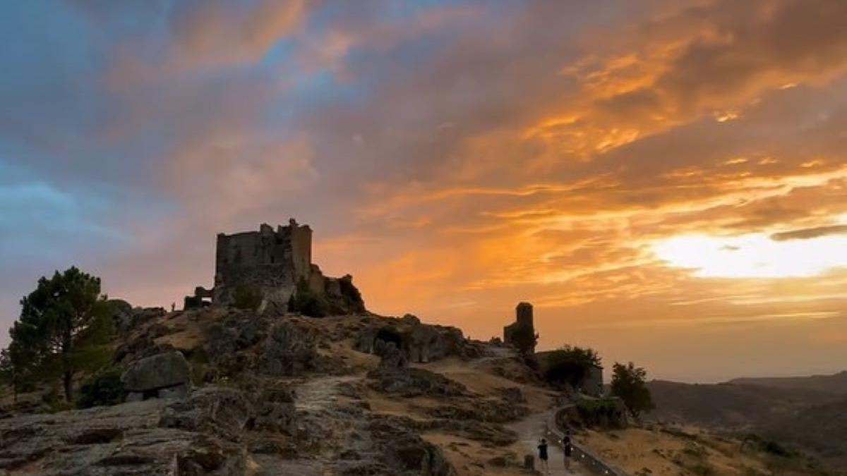 El sol tapado por las nubes en Trevejo.
