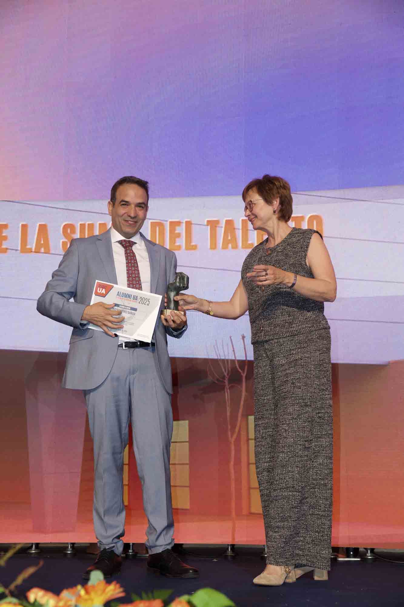 IV edición de la gala "Alumni UA" 2025 en la Universidad de Alicante