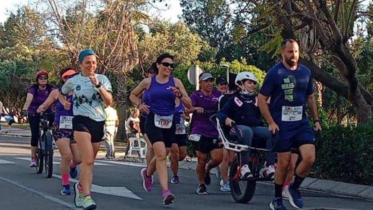 Ximo Peris y su hija Emma tuvieron que participar de manera extraoficial en la carrera.