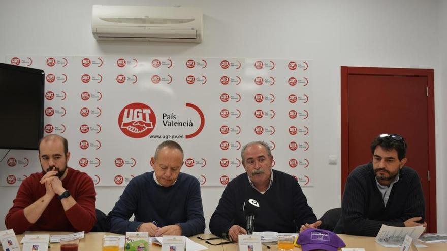 Promotores de la iniciativa, ayer, en la sede de UGT-PV.