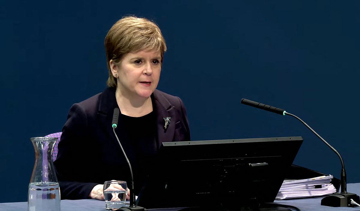 Sturgeon nega haver utilitzat la pandèmia per avivar el secessionisme