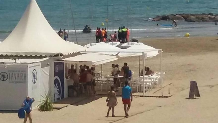 Muere por infarto un bañista en una playa de Benicàssim