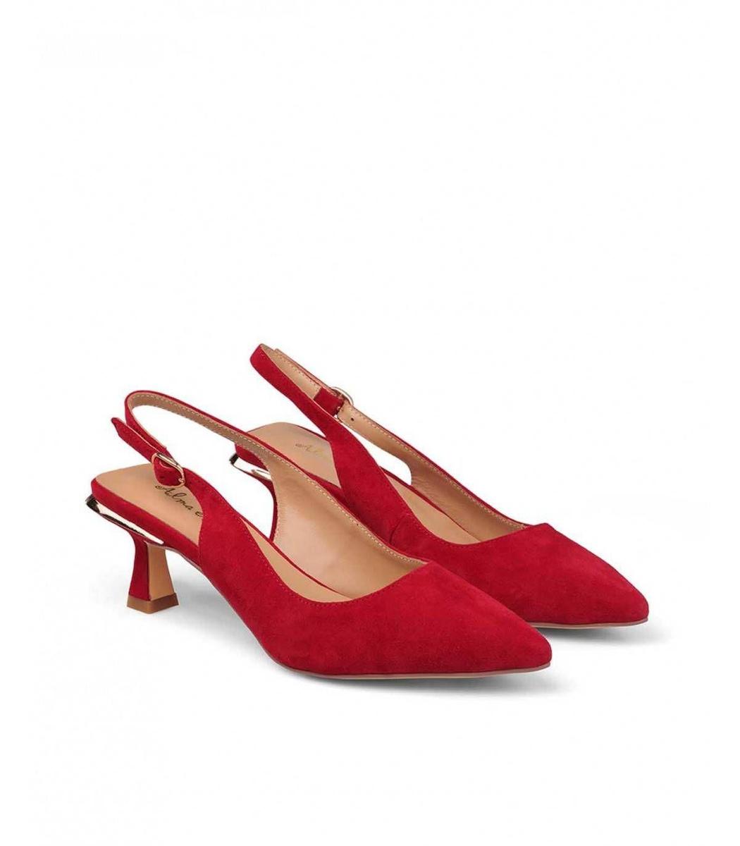 Zapatos destalonados de Alma en pena (precio: 76,97 euros)