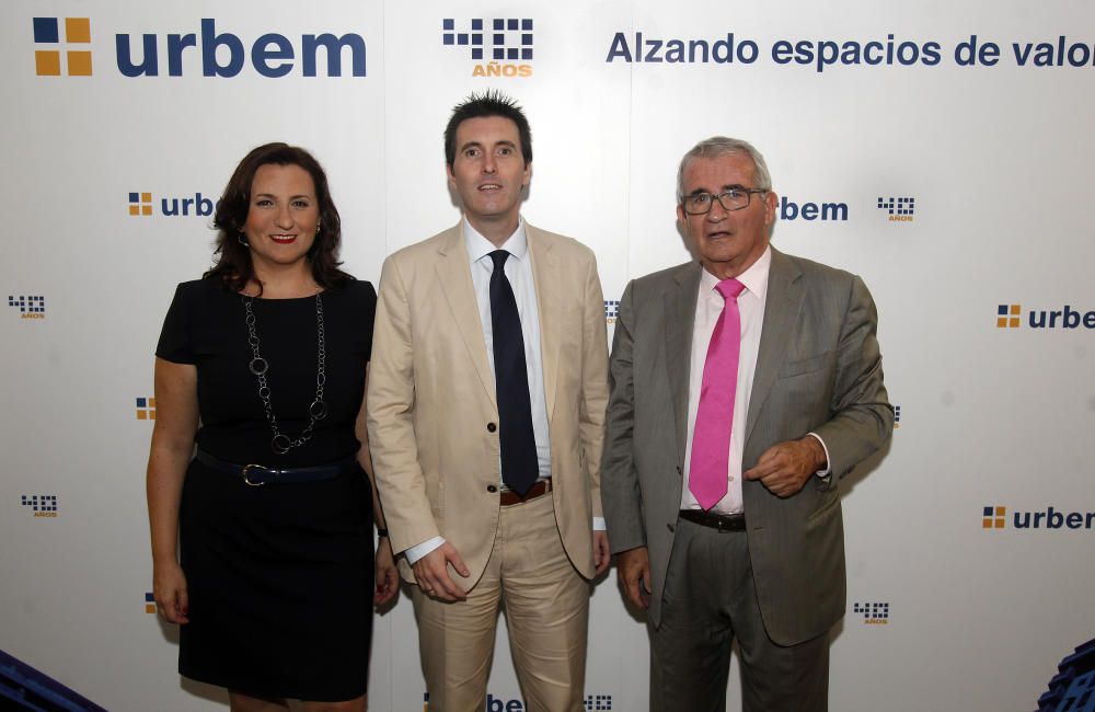 Algunos de los asistentes al 40º aniversario de Urbem.