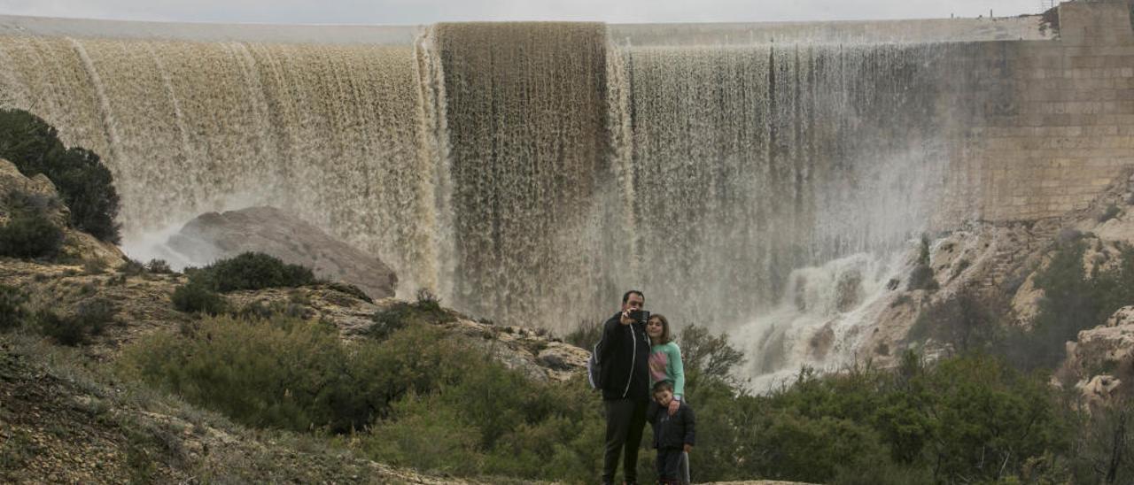 El temporal de lluvias asegura el abastecimiento hasta final de año y ahorra 30 millones  al campo