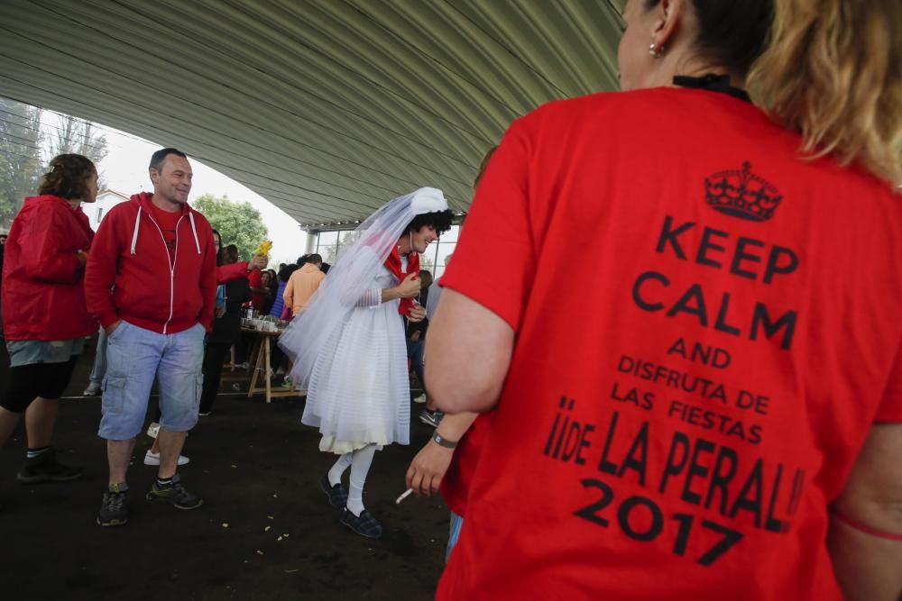 Asistentes a la fiesta de La Peral