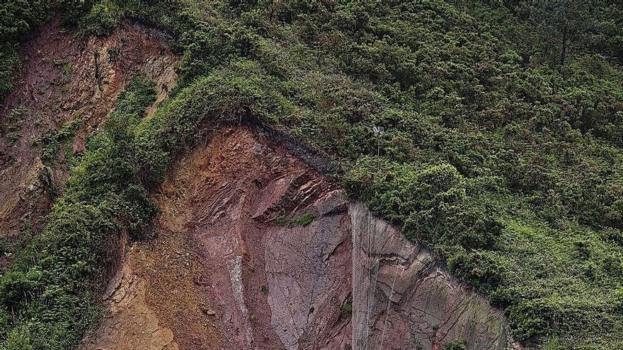 El juez obliga a la propiedad a asegurar la ladera argayada del monte Fuxa, en Candás