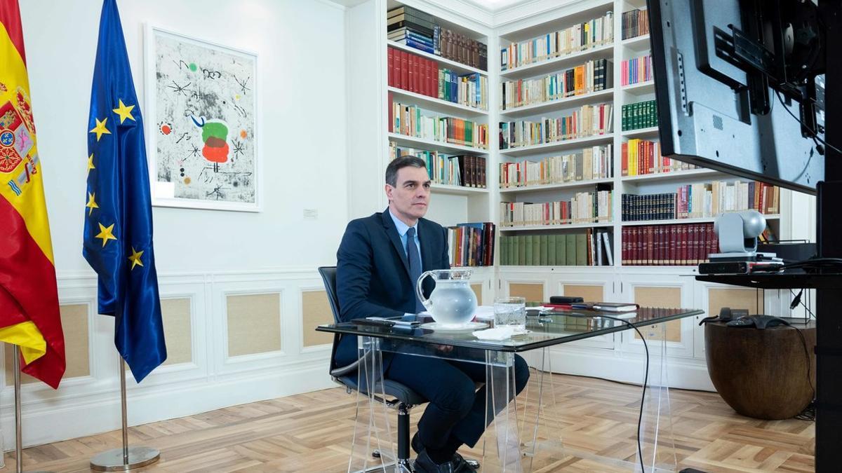 Pedro Sánchez, durante una videoconferencia, esta semana en la Moncloa.