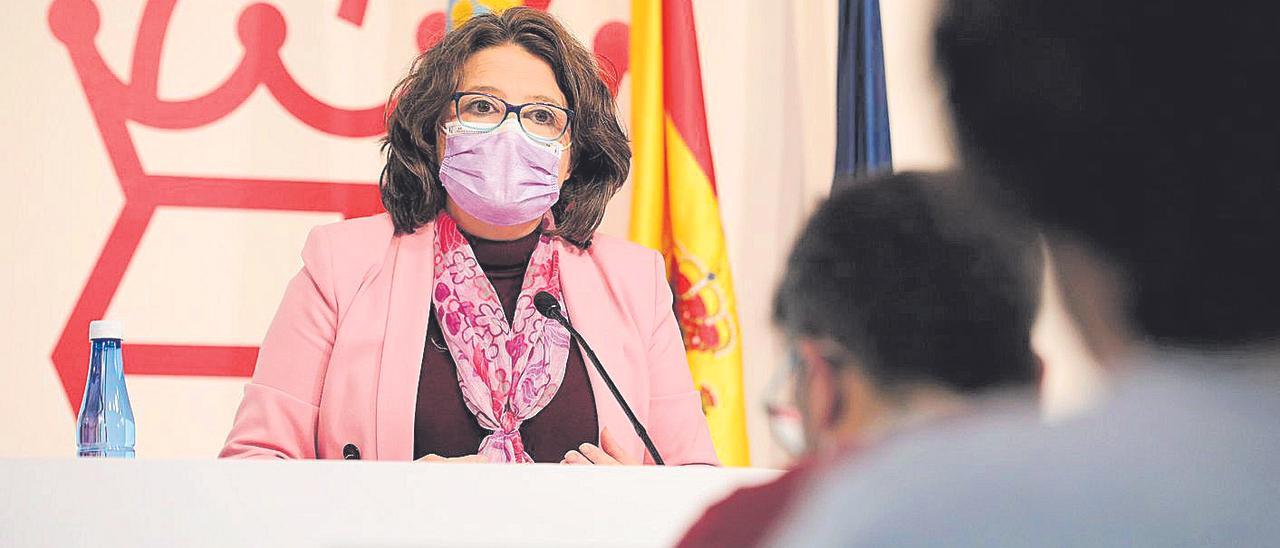 La vicepresidenta y portavoz del Consell, Mónica Oltra, en la rueda de prensa de este viernes