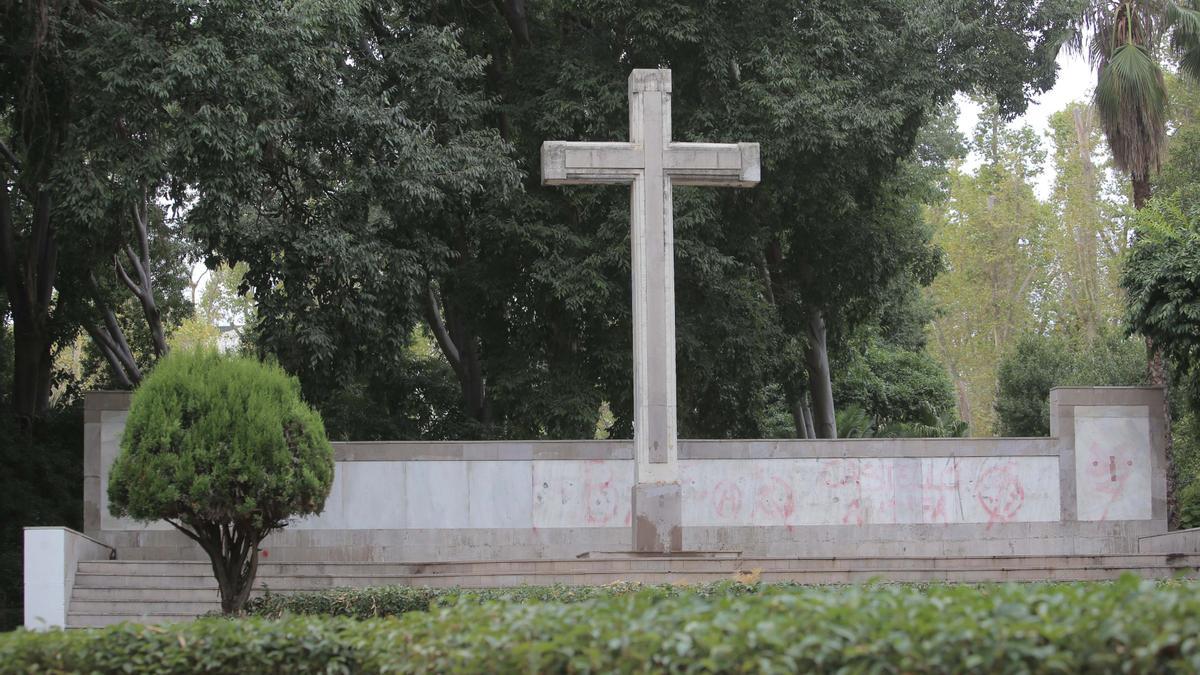 Imagen de la cruz del parque Ribalta de Castelló.