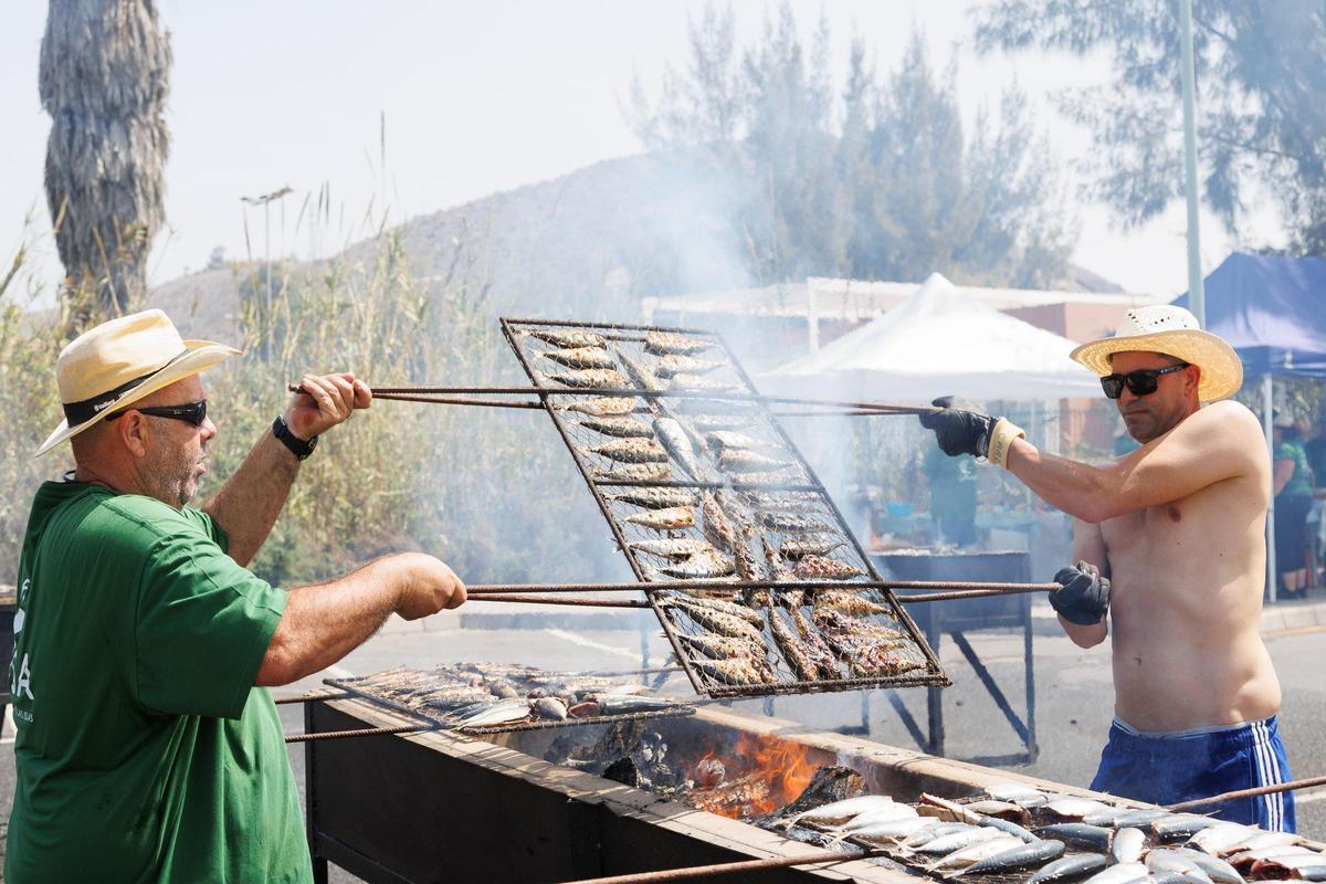 Gran Asadero de Pescado de las fiestas en honor a Santa Águeda de El Pajar.