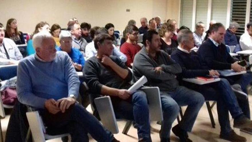 Los miembros del comité insular del PSOE, en la reunión del lunes.