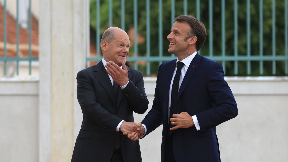 El canciller alemán, Olaf Scholz, y el presidente francés, Emmanuel Macron, en Meseberg (Alemania), el 28 de mayo de 2024