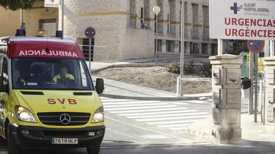 Acceso a las Urgencias del Hospital General de Alicante, en imagen de archivo