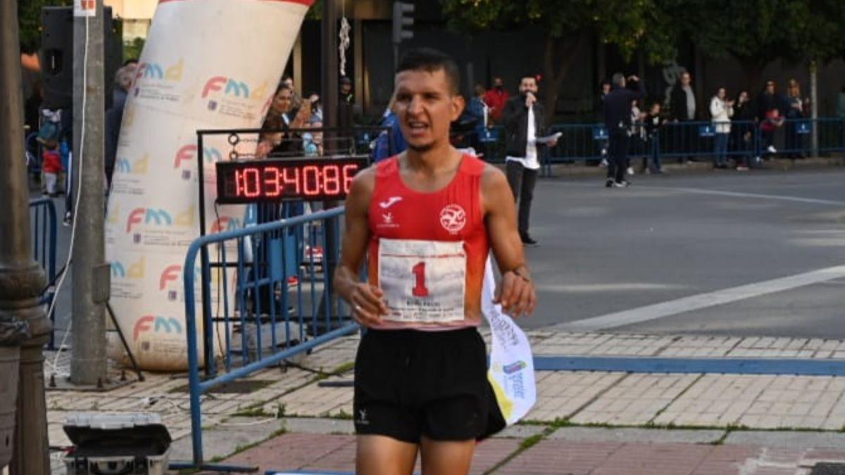 Media maratón Elvas-Badajoz: Houssame Benabbou revalida su título de  campeón del Medio Maratón Elvas-Badajoz
