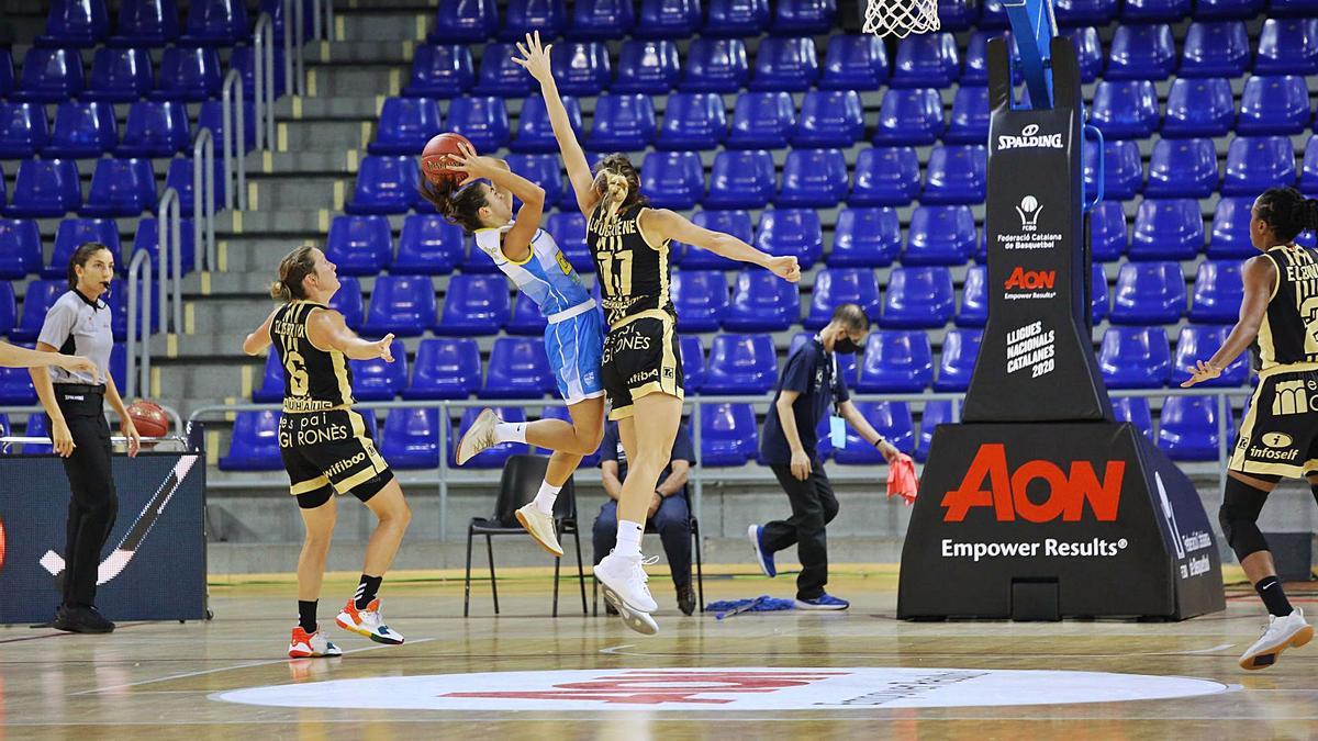 Tot i disputar un partit molt igualat, el Cadí va caure en la Lliga Catalana de l’any passat per 69-61 a Barcelona | M. A. CHAZO/FCBQ