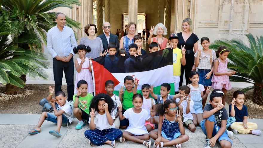Armengol muestra su apoyo al pueblo saharaui y su agradecimiento &quot;infinito&quot; a las familias acogedoras de Baleares