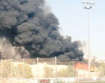 Un incendio provoca una gran columna de humo en Palma