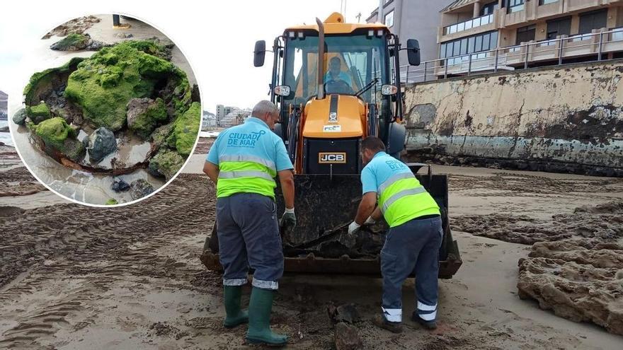 El pasado industrial de Las Canteras aflora con los temporales: retiran restos metálicos de la playa