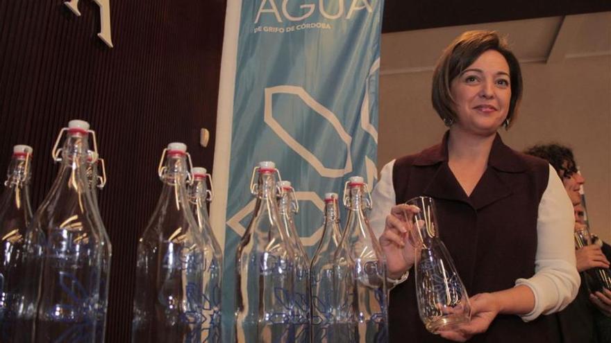 La celosía de la Mezquita se convierte en marca del agua de grifo de Córdoba