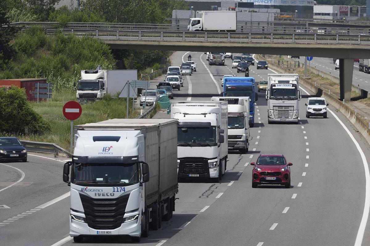 Vilablareix trànsit de camions autopista ap7