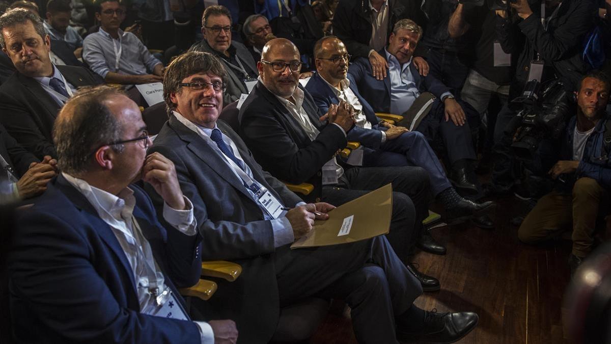 El 'president' Carles Puigdemont, en la reunión extraordinaria del PDECat de este miércoles.