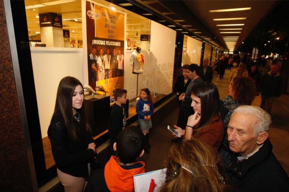 Escaparate para los campeones de Fútbol Sala