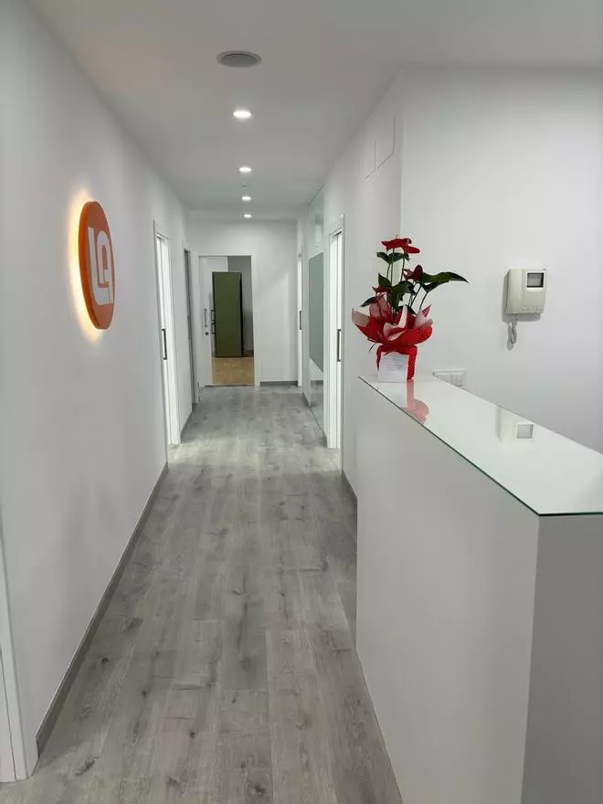 Instalaciones de la clínica dermatológica Laura Agrelo, en Santiago