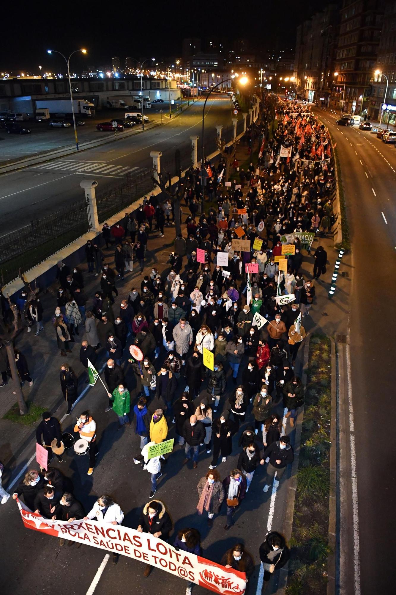 Manifestación de trabajadores del Hospital de A Coruña: "Sen persoal non hai sanidade"