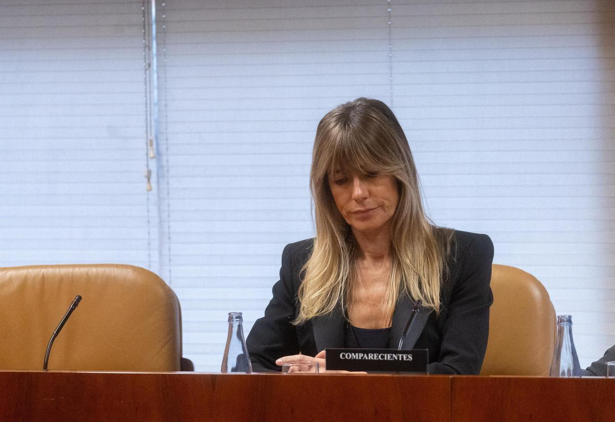Archivo - La mujer del presidente del Gobierno, Begoña Gómez, durante la Comisión de Investigación en la Asamblea de Madrid, a 13 de noviembre de 2024, en Madrid (España).