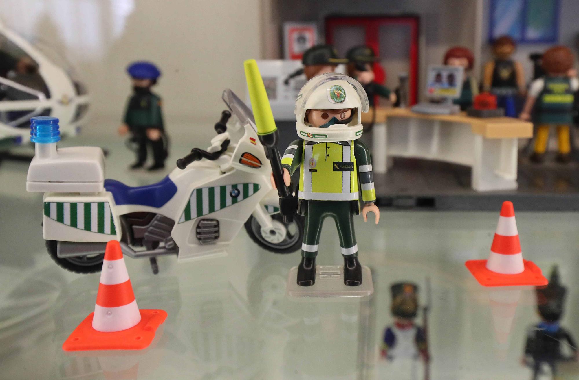 Exposición "El juego de la Historia" con figuras de Playmobil