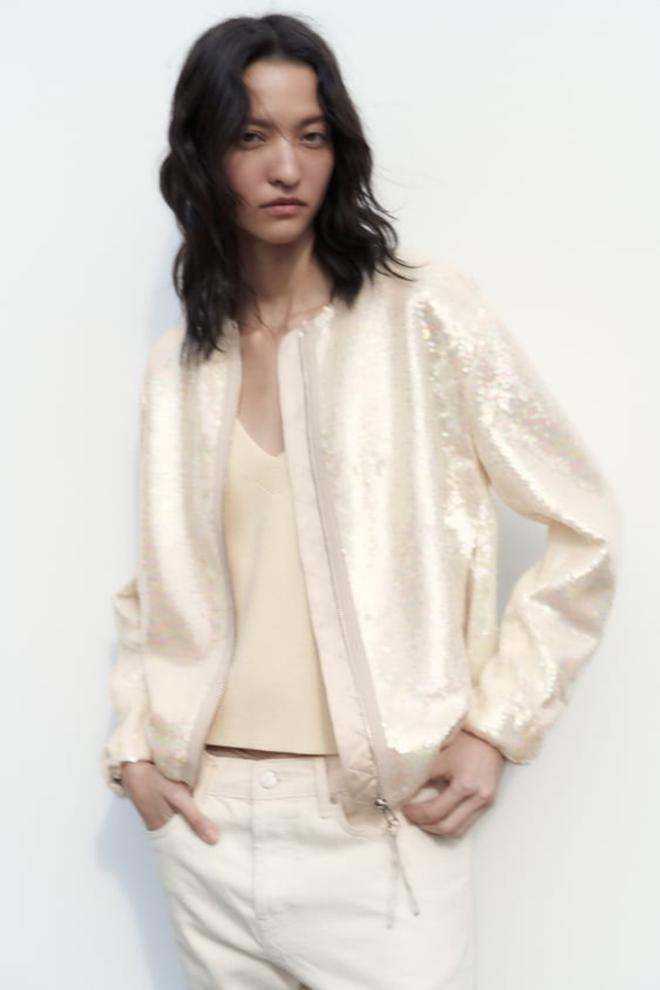 Bomber de lentejuelas, de Zara