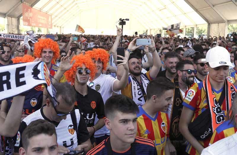 Fan zone del Valencia CF en Sevilla