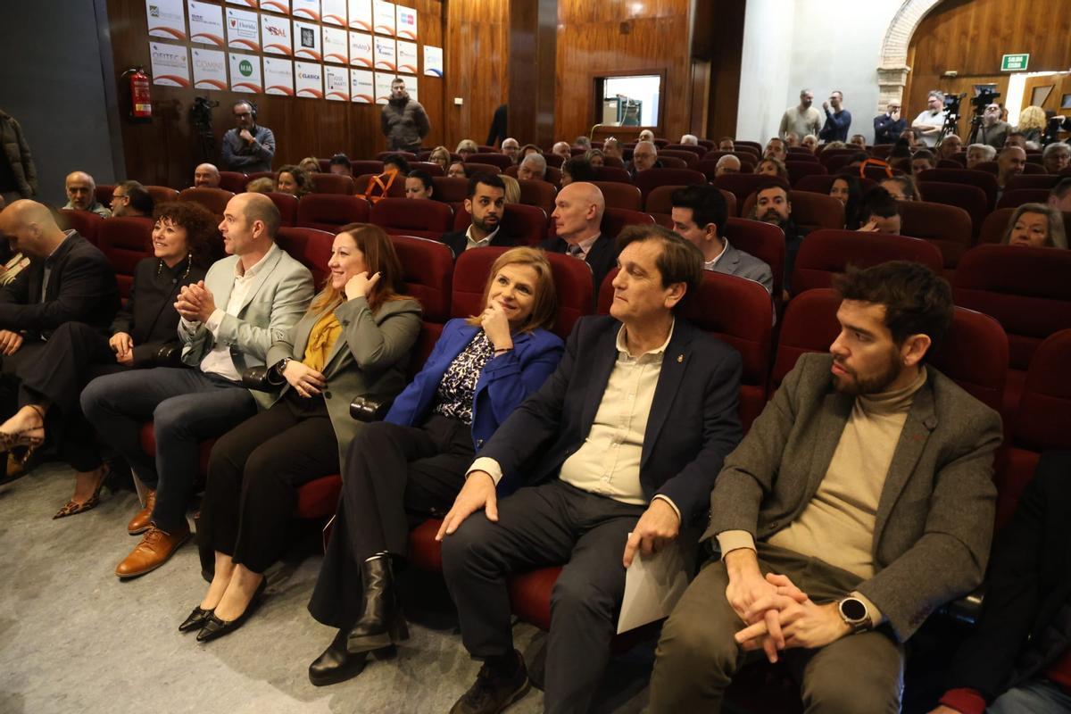 Pilar Bernabé ha asistido a la presentación de la Semana de la Economía de Alzira.